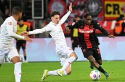 包含不莱梅战平，保持不败连胜纪录的词条