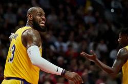 NBA季后赛：开拓者队惨遭湖人横扫出局