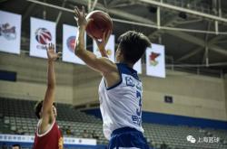 关于上海队控卫快攻打出火爆表现的信息