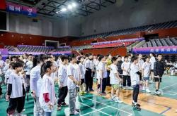 激战篮球赛事，顶尖球队斗智斗勇