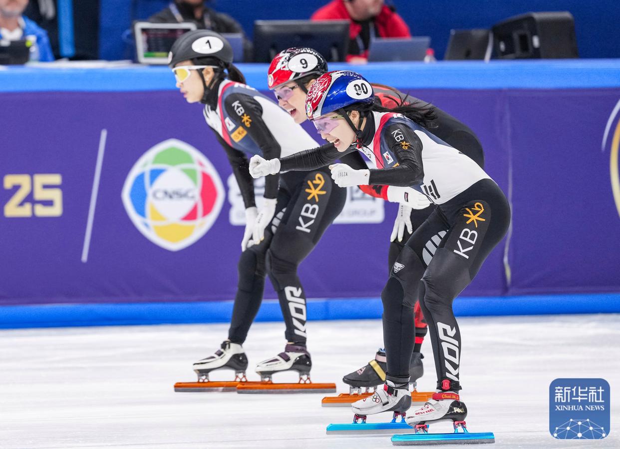 惊险战役：加拿大和韩国短道速滑选手激战