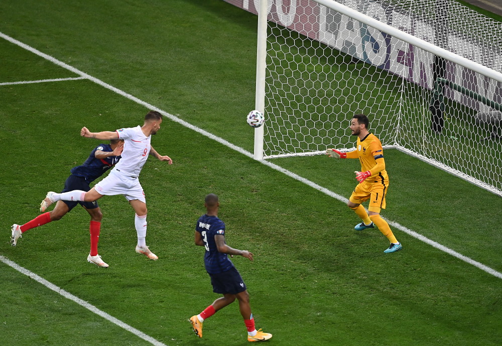 瑞士门将扑出关键点球，帮助球队取得宝贵胜利