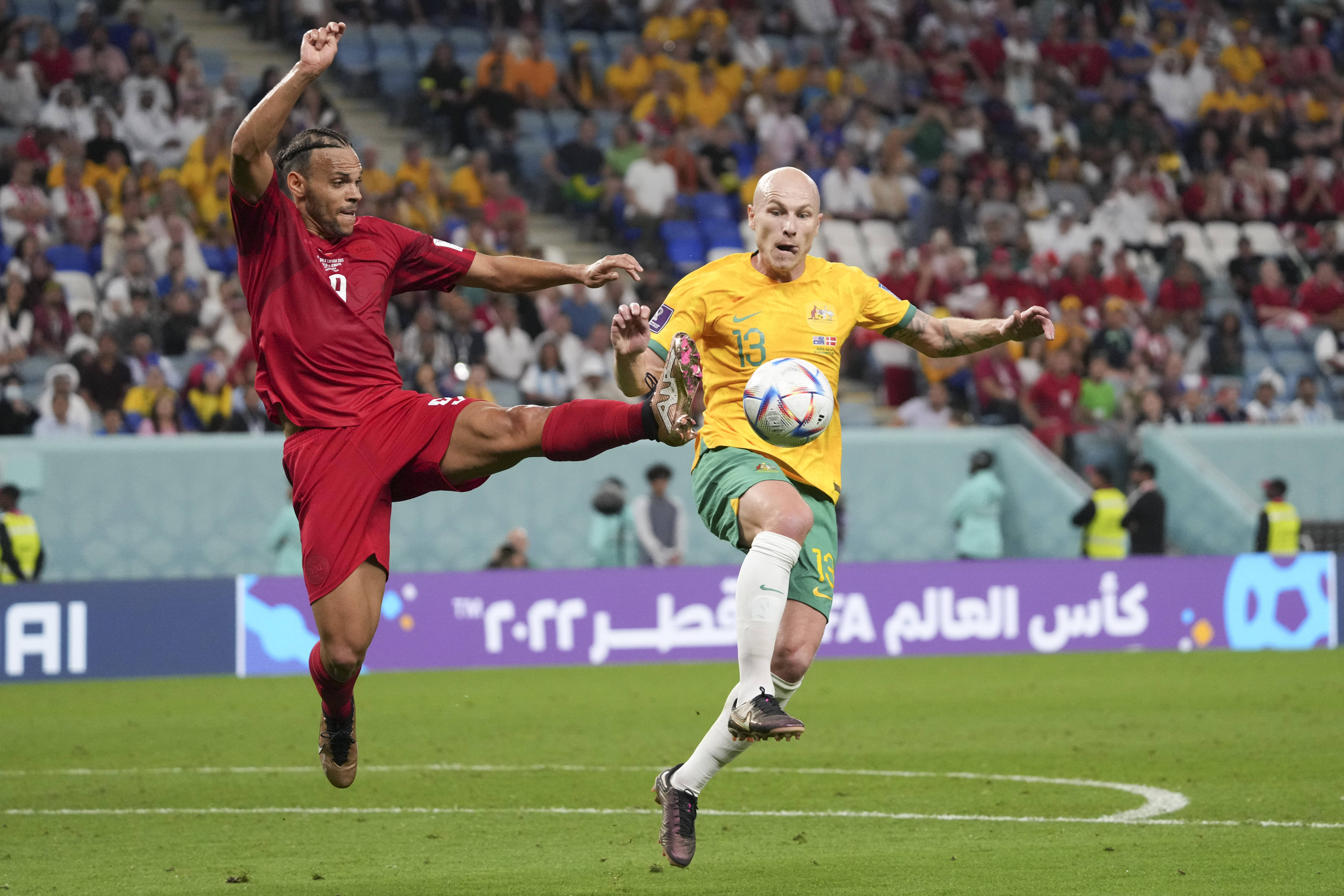 包含篮球赛场焦点：西班牙队击败澳大利亚队晋级决赛的词条