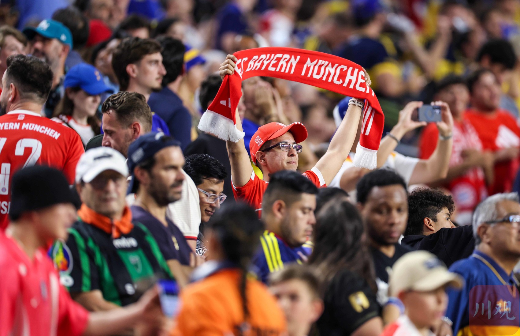 包含拜仁慕尼黑队再次战胜对手，继续前进的词条