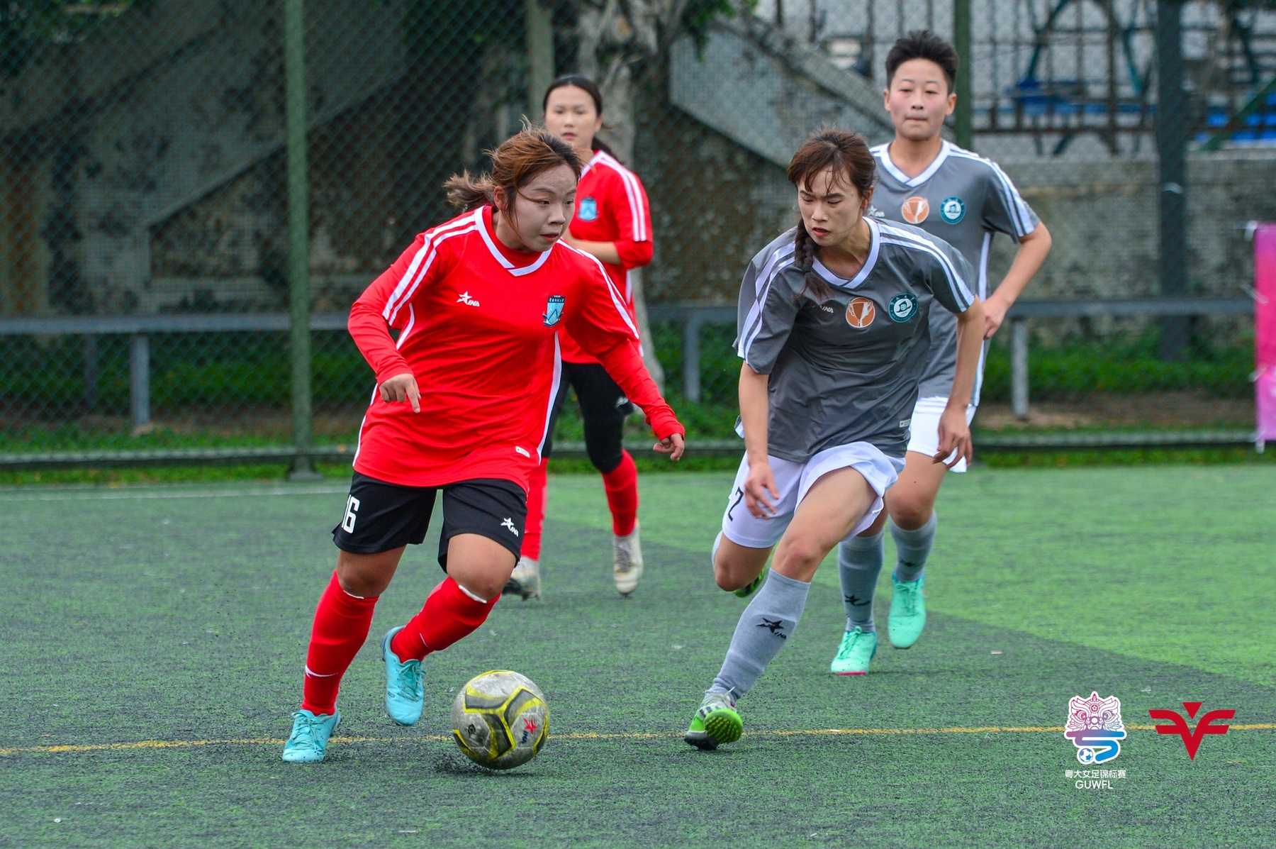 体育界女子足球比赛成为广受观众喜爱项目