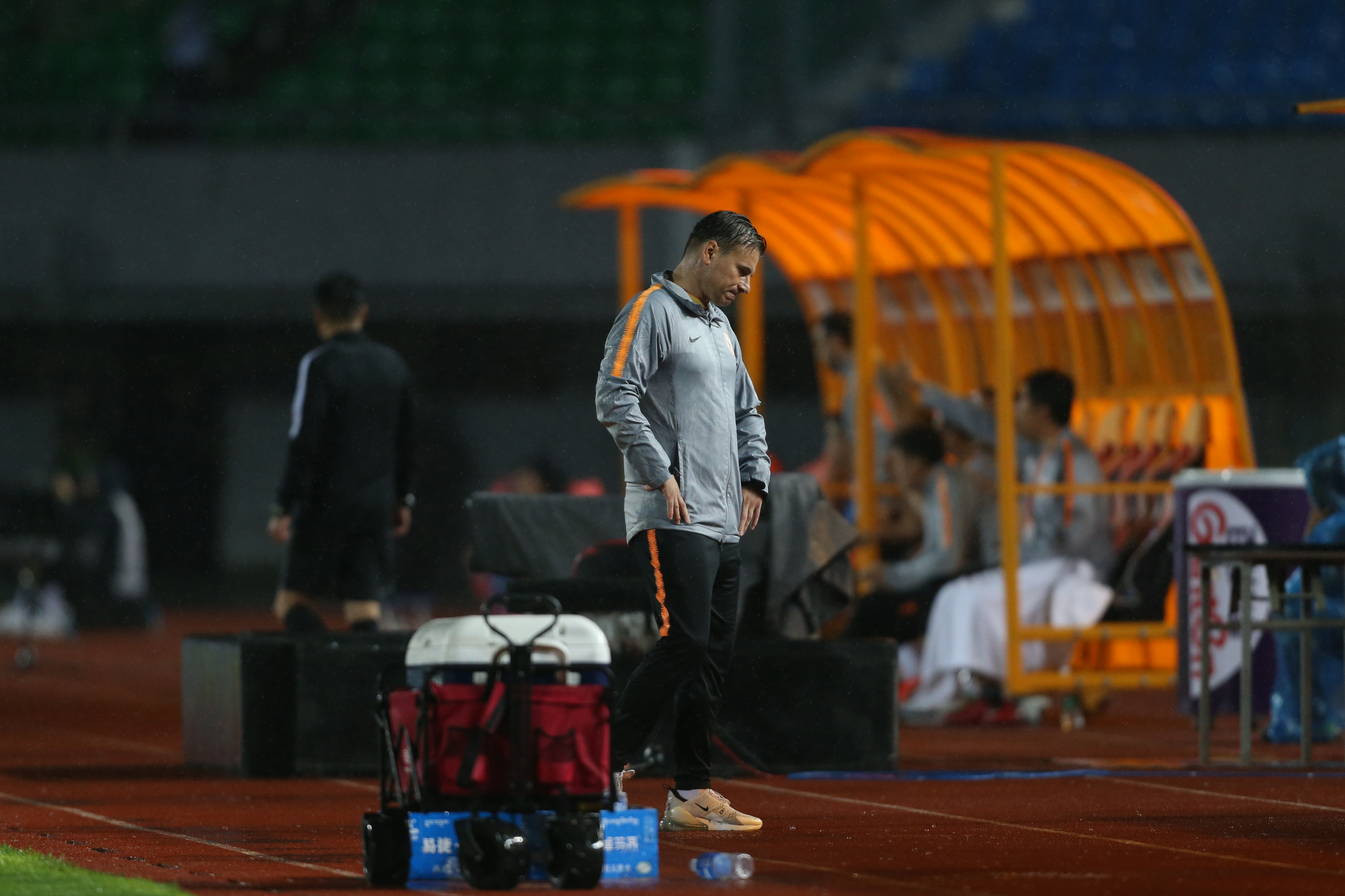 北京人和主场击败河南建业，终结两连败的简单介绍