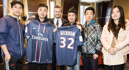 巴黎圣日耳曼球迷示威抗议，俱乐部管理层应对不力的简单介绍