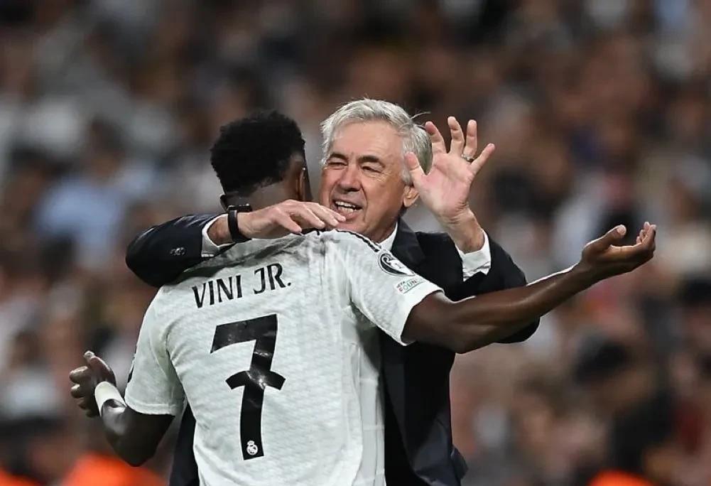 包含大巴黎主场战胜对手，晋级之路更近一步的词条