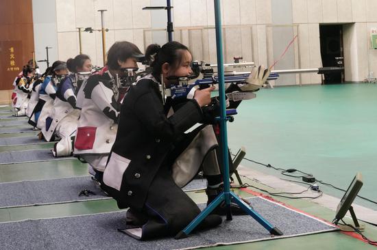 射击选手稳扎稳打，百发百中