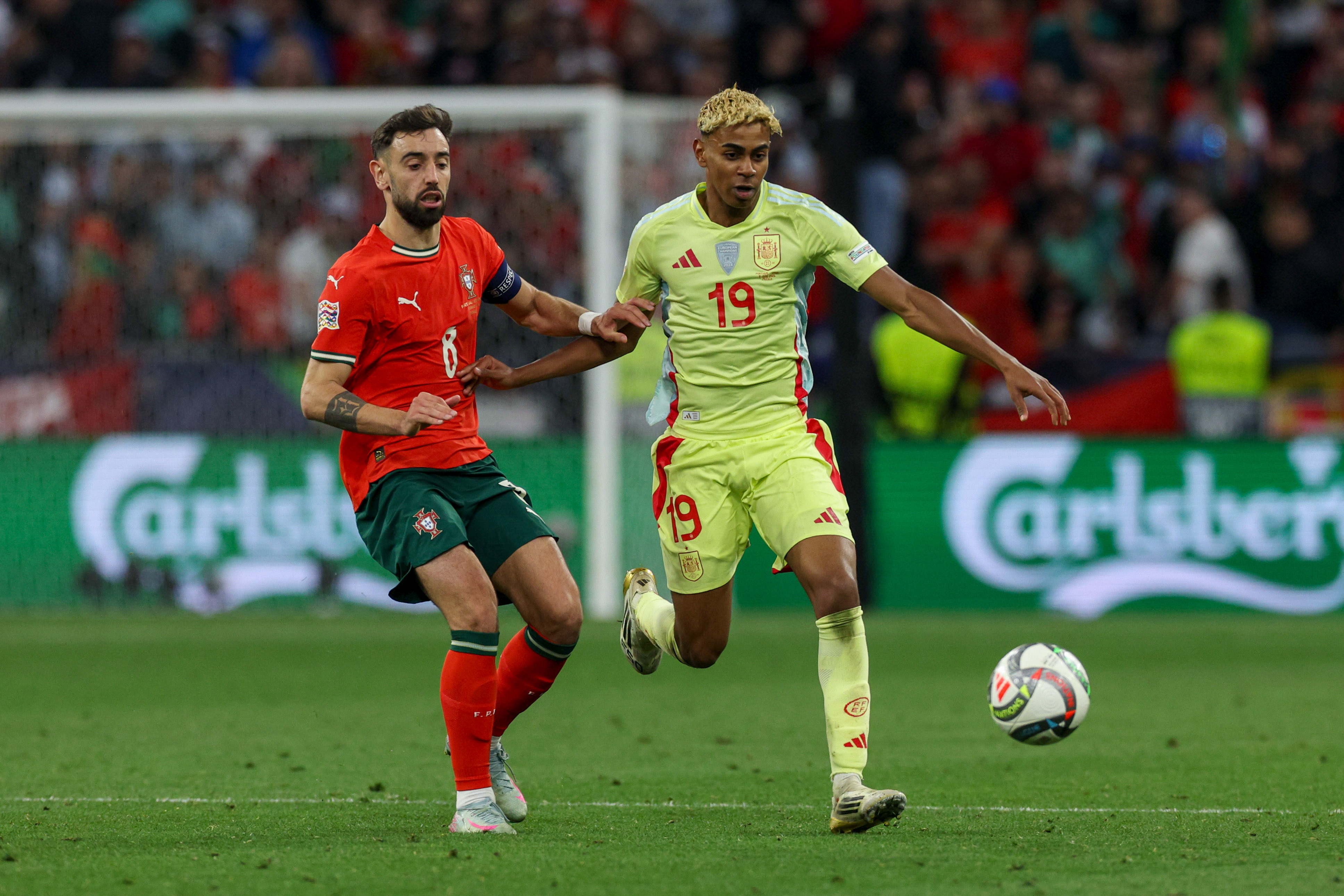 葡萄牙与荷兰争夺欧国联最终胜利