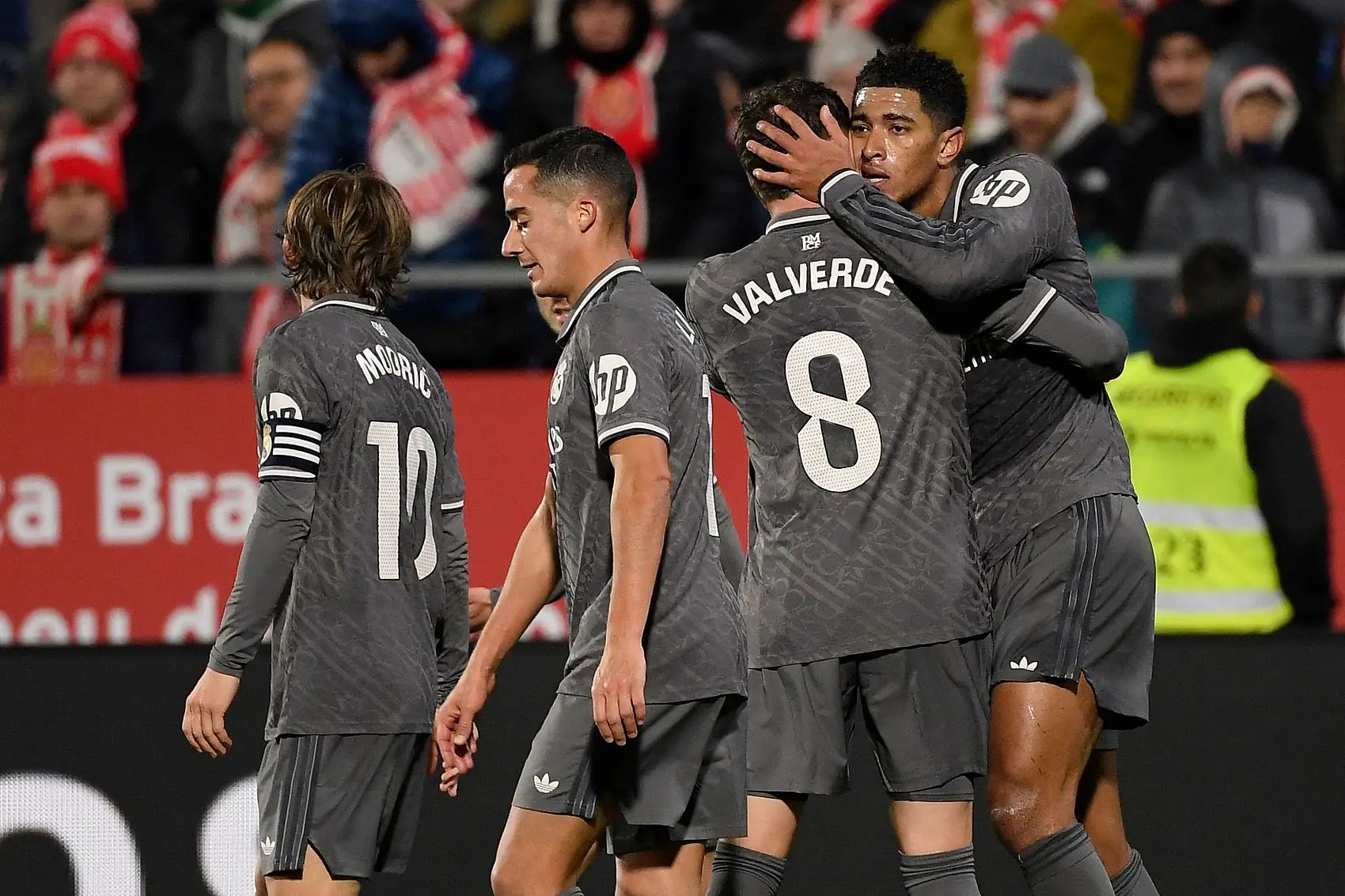 赫罗纳艰难战胜马拉加，全队斗志高昂的简单介绍