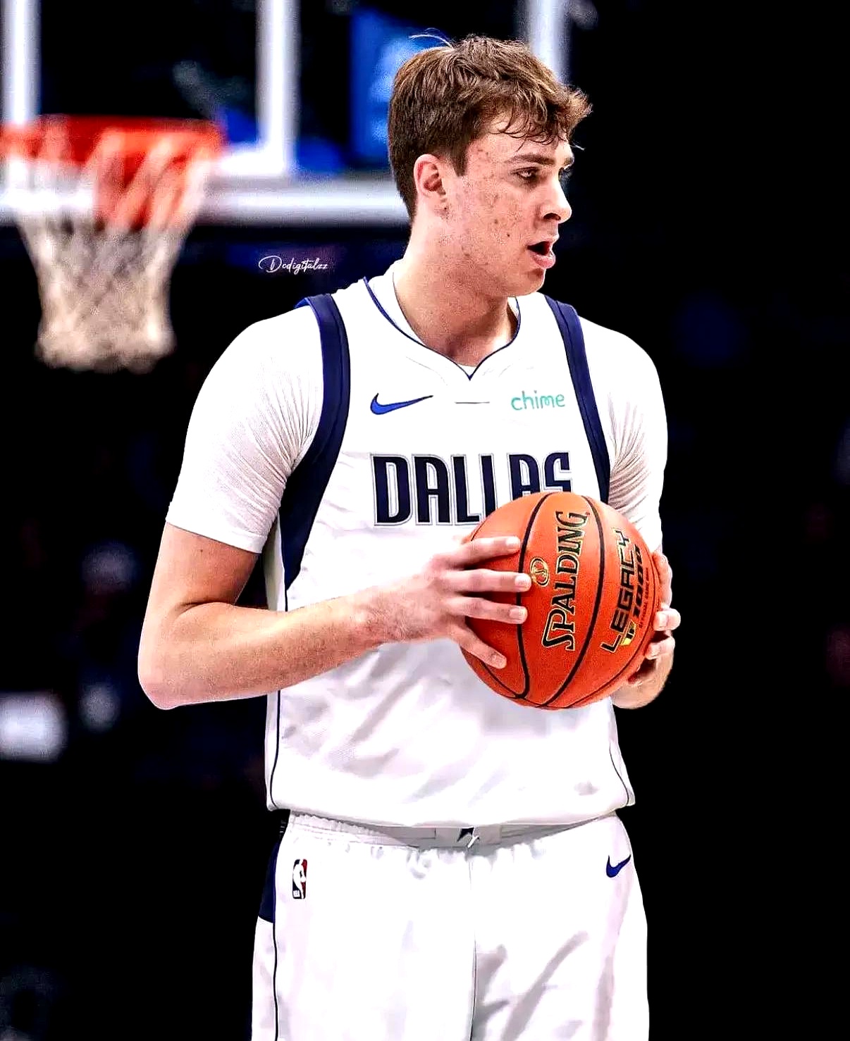 独行侠击败太阳，哈奇森24分的简单介绍