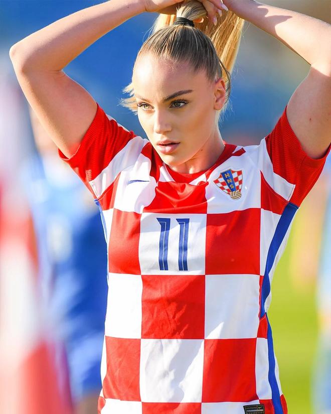 阿尔巴尼亚女足力克摩尔多瓦女足，赢得胜利