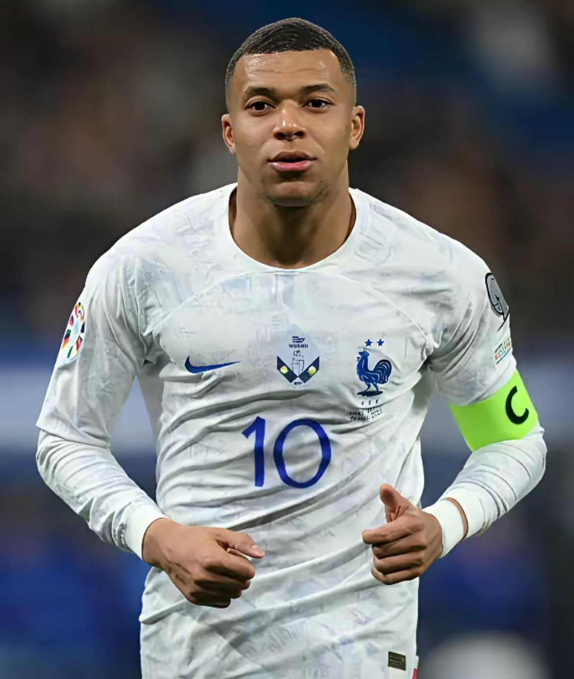 国际足坛明星球员展现巅峰技术