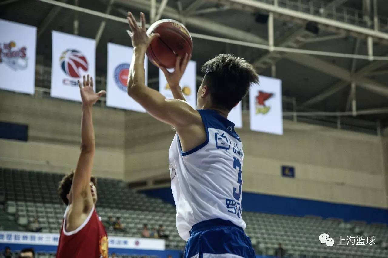 关于上海队控卫快攻打出火爆表现的信息