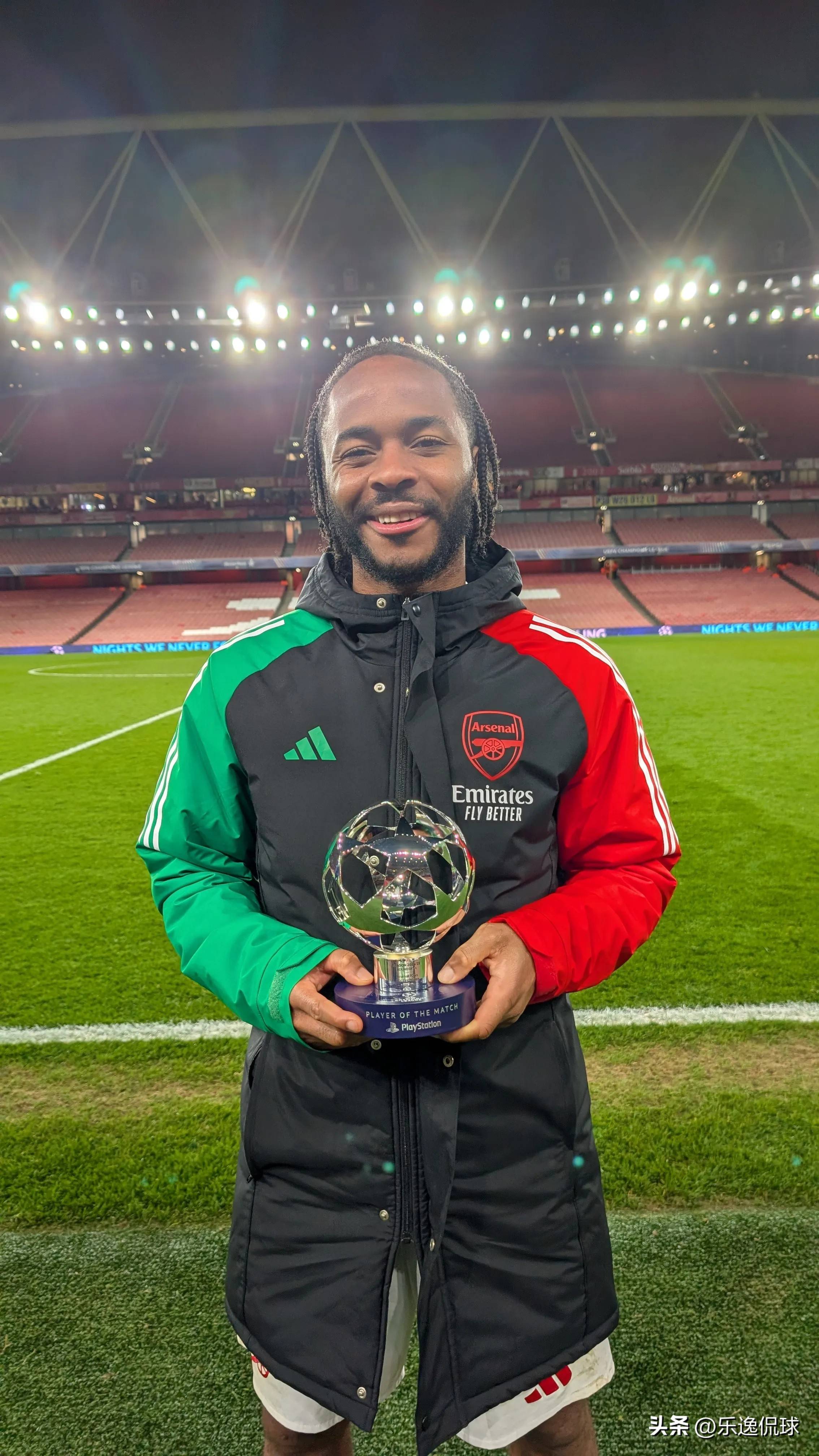 关于阿森纳后卫闪电进球，率领球队击败对手的信息