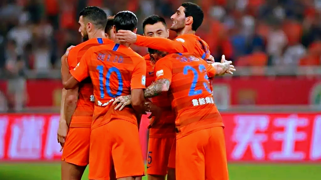 包含恒大再度登顶，中超胜利锦上添花！的词条