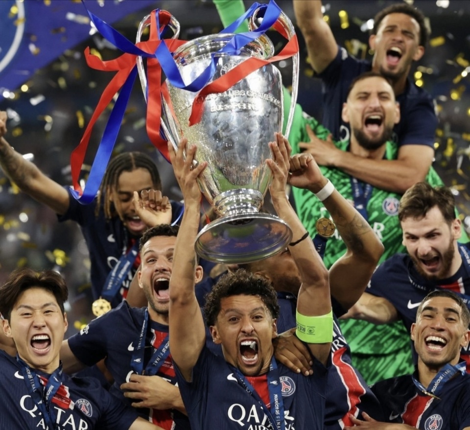 欧冠比赛精彩纷呈，热点球队备战决赛