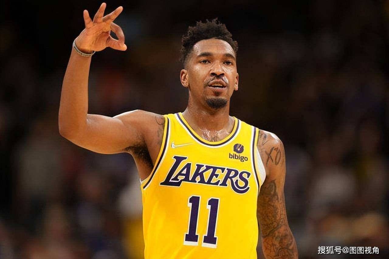 马刺队新援崭露头角，迅速适应战术体系的简单介绍