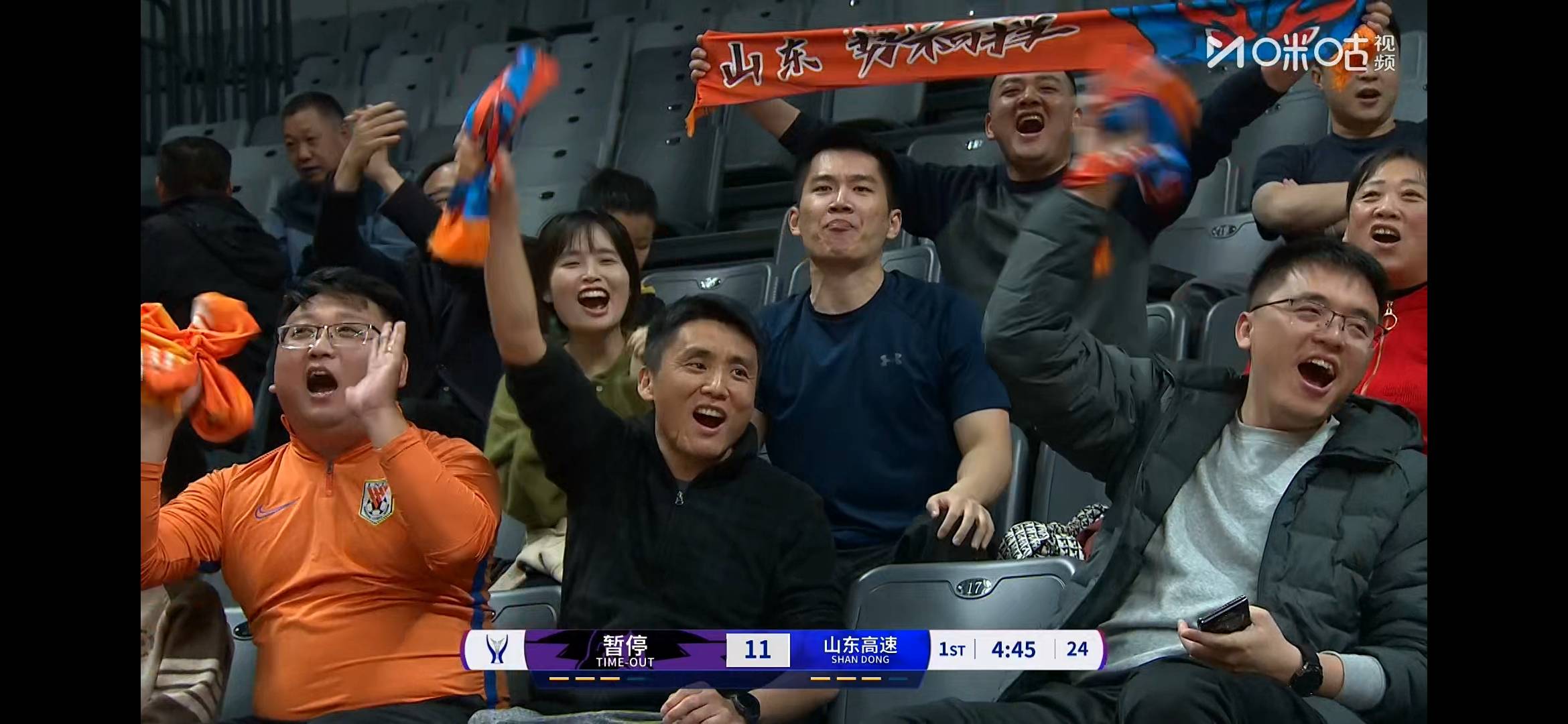 山东男篮全队发挥出色，成功击败对手